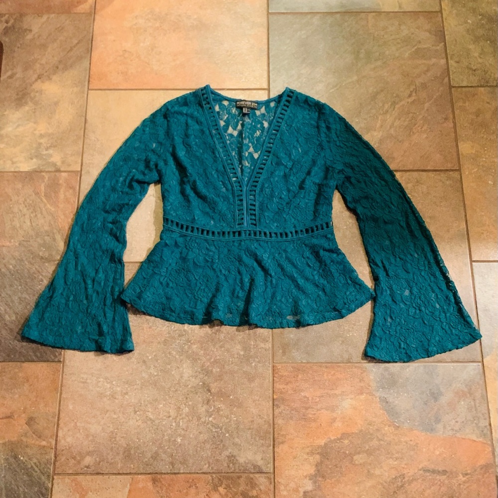 F21+ FOREVER 21 Plus 2X XXL GREEN LACE Bell Sleeve BOHO GLAM Holiday Shirt NYE